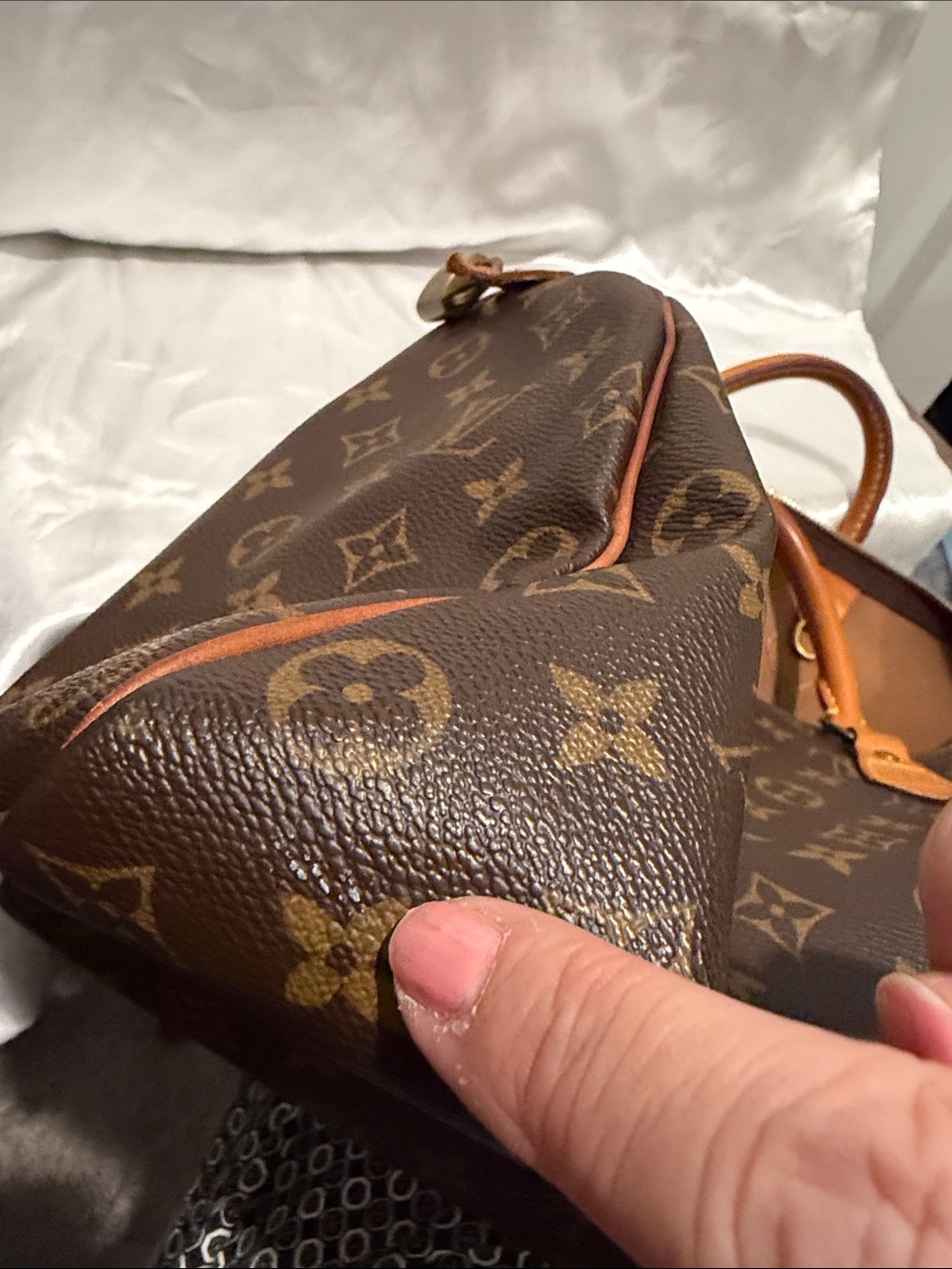 AUTHENTIC Louis Vuitton Monogram Speedy 35 - Preowned - Picture 6 of 13